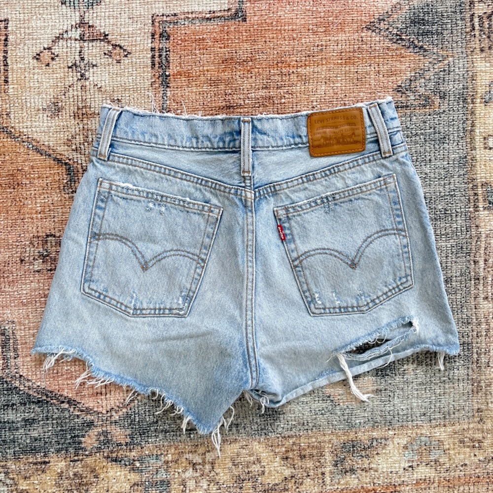Levi’s Wedgie Shorts